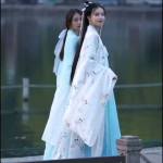 汉服小姐姐下面出水,出水芙蓉，古韵风华