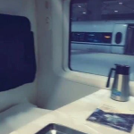 卧铺黑白条纹小姐姐照片,时尚与舒适的完美融合