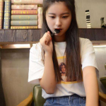 93年可爱小姐姐抖音,可爱魅力引网友热议