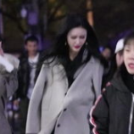 小姐姐吐信子,小姐姐的迷人风采
