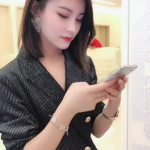 两位环球小姐姐是谁,揭秘两位时尚界璀璨星辰的传奇故事